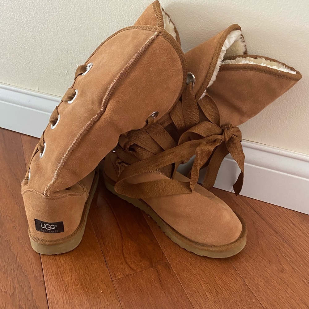 UGG BOOTS - WORN ONCE